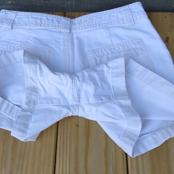 St. John's Bay Chino Shorts Off White Color 4 Pockets Size 6 - Picture 9 of 12